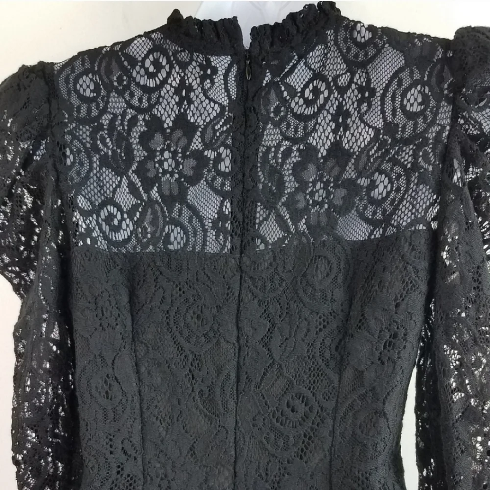 Aqua Black Lace Sleeve Top Size Small